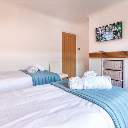 Host & Stay - Farningham Residence Caterham Exteriör bild