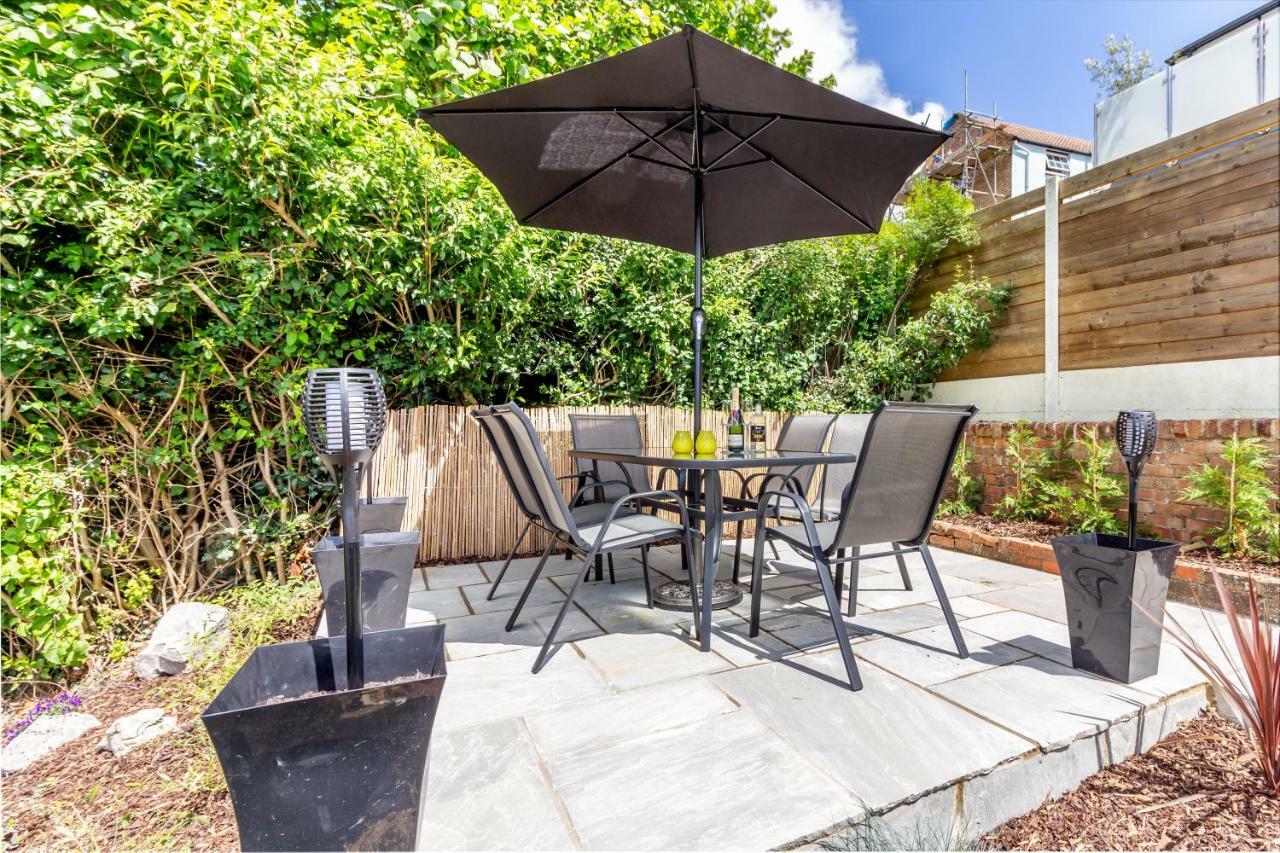 Host & Stay - Farningham Residence Caterham Exteriör bild